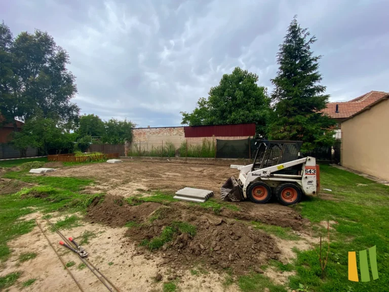 Útmutató lépésről lépésre a műfű alépítményének elkészítéséh