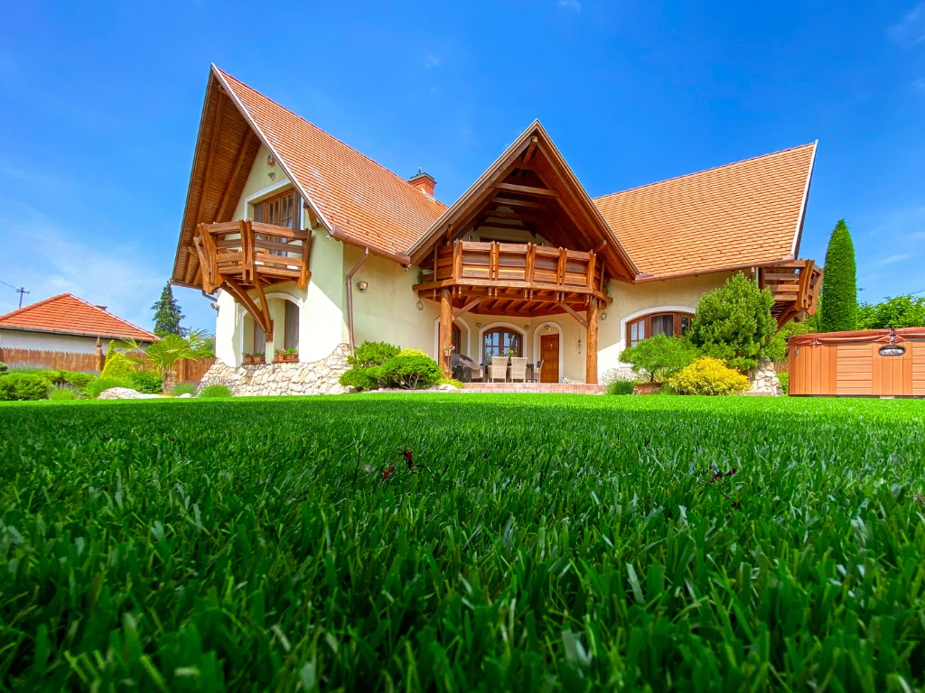 Aurora 47 mm - marketing